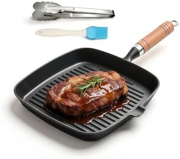 Cast iron grill pan with pour spout